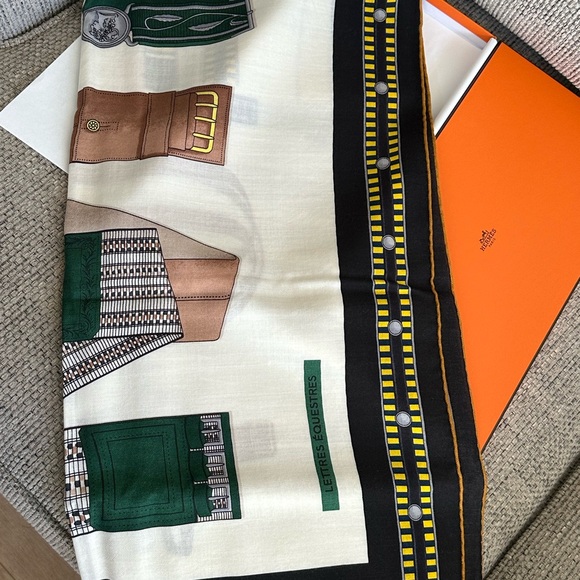 NEW  HERMES Lettres Equestres 100% Cashmere Shawl 140 Scarf w/ Receipt - Picture 6 of 13
